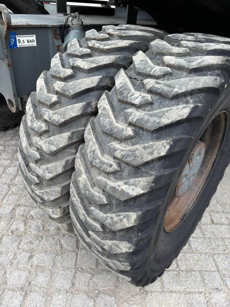 Liebherr A 918 Gumikerekes kotrók