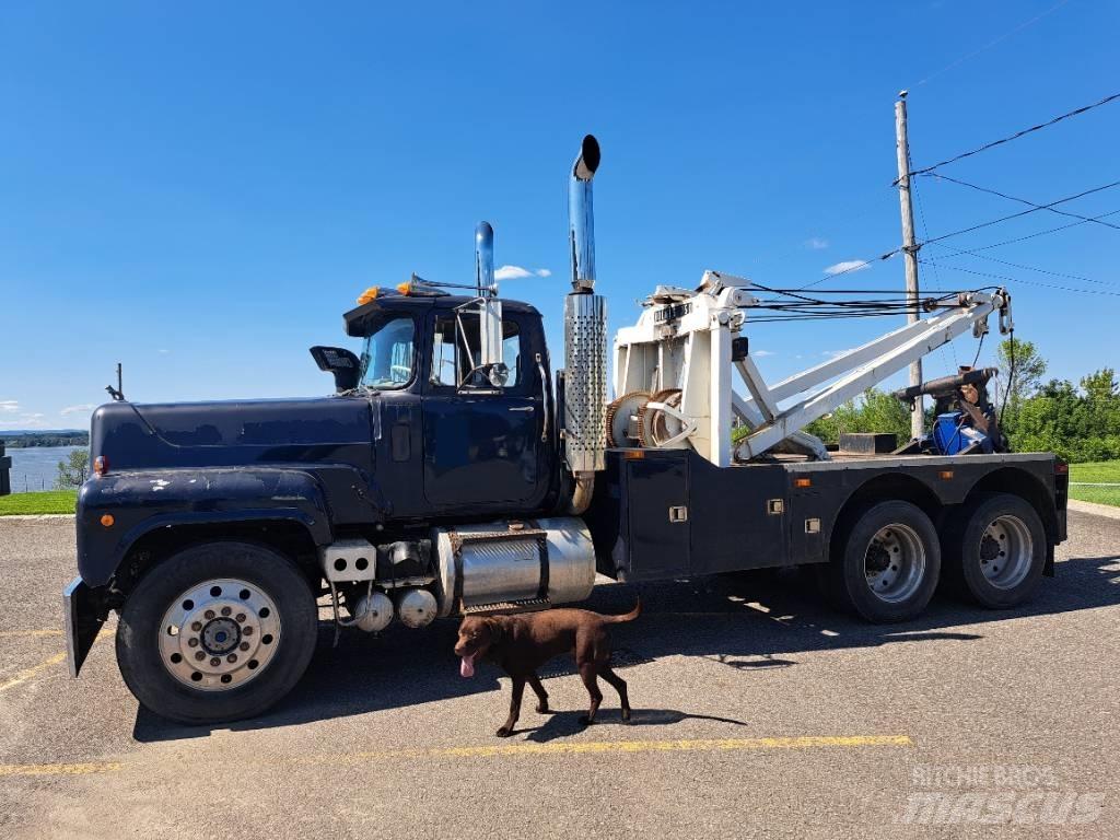 Mack RS797LST Műszaki mentők