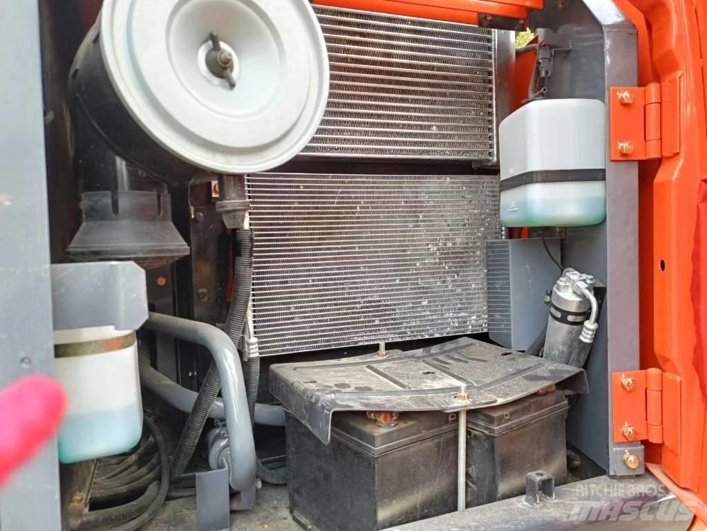 Hitachi ZX 120-6 Mini kotrók < 7t