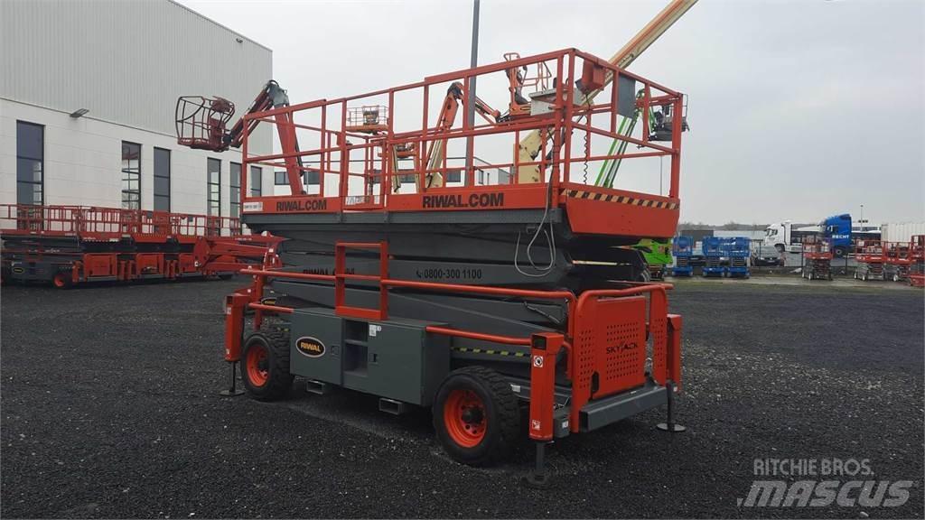 SkyJack 9250RT Ollós emelők