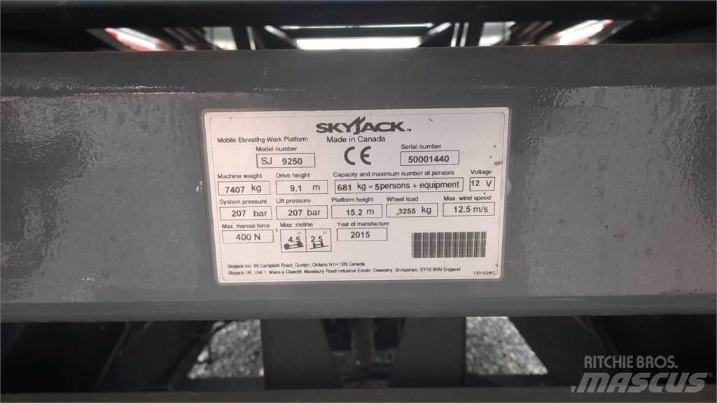 SkyJack 9250RT Ollós emelők