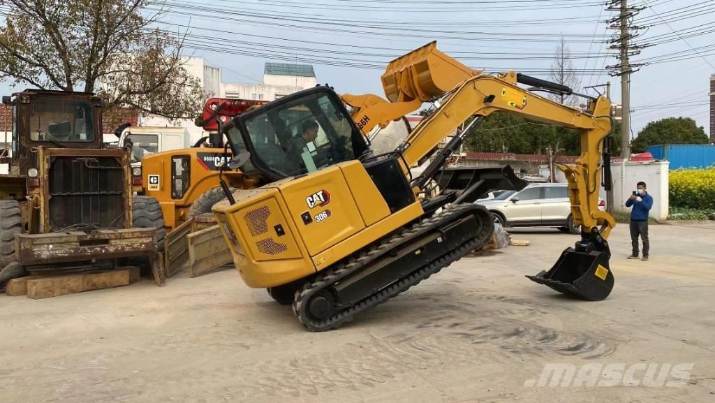 CAT 306 Mini kotrók < 7t