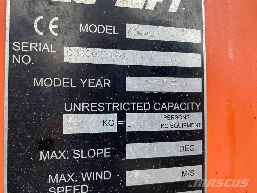 JLG 600 AJ Karos emelők
