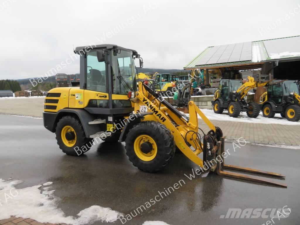 Yanmar V 80 Gumikerekes homlokrakodók