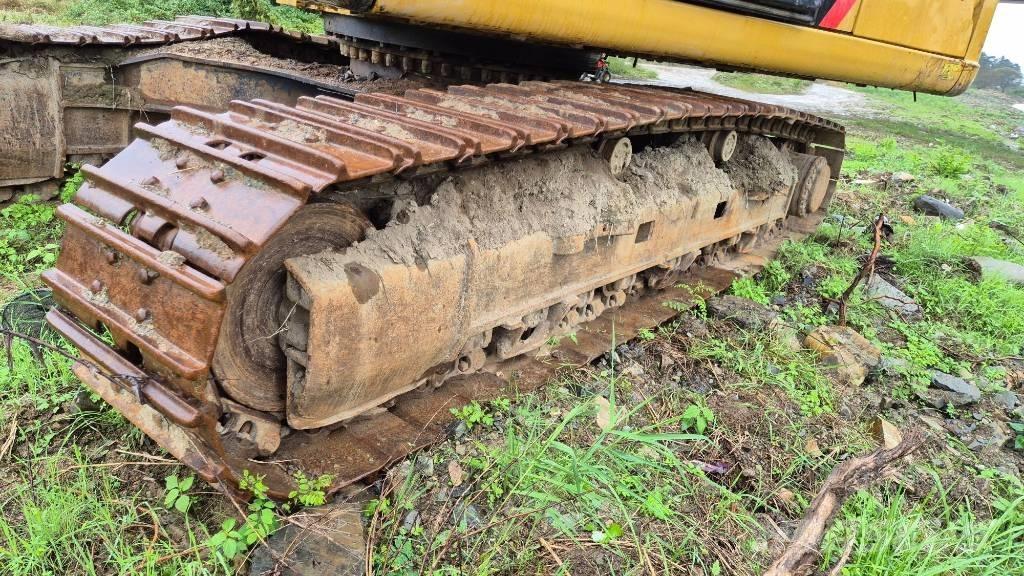 CAT 329 D L Lánctalpas kotrók