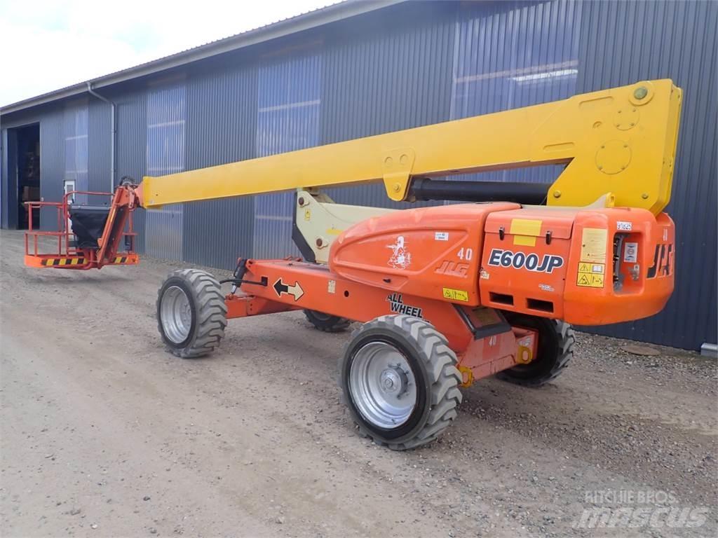 JLG E600JP Karos emelők