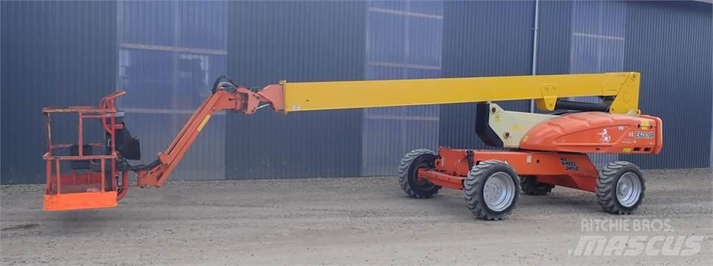 JLG E600JP Karos emelők