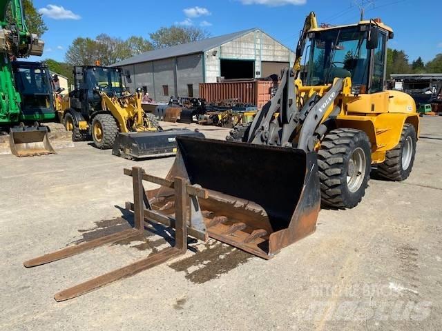 Volvo L 40 B TP Gumikerekes homlokrakodók
