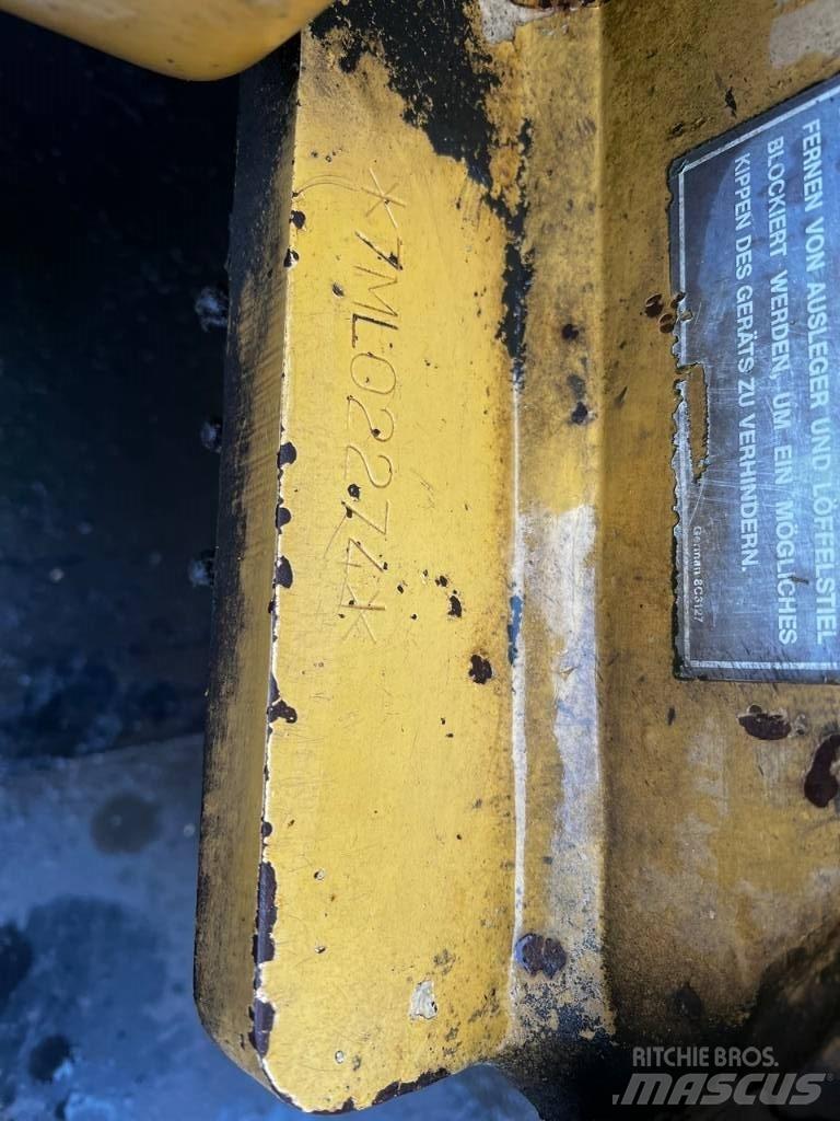 CAT FOR PARTS M 315 Gumikerekes kotrók