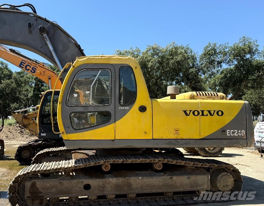 Volvo EC240 Hosszú gém kotrók