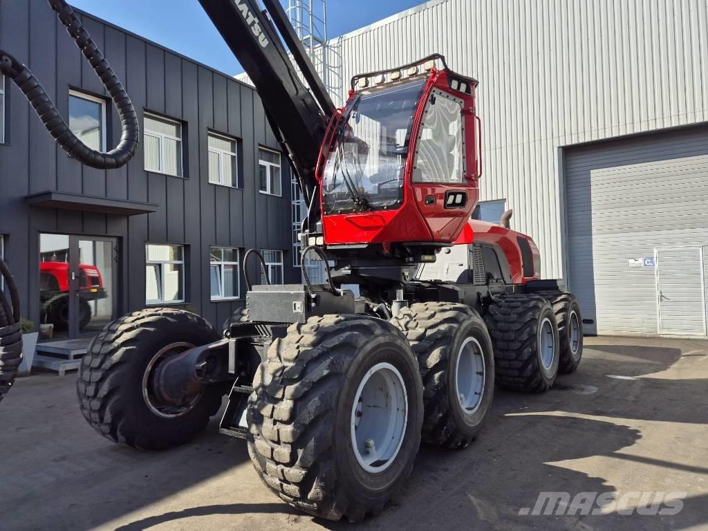 Komatsu 931 XC Betakarítók