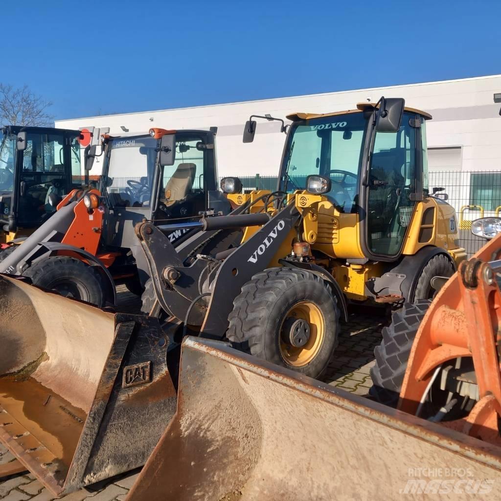 Volvo L 28 F Gumikerekes homlokrakodók