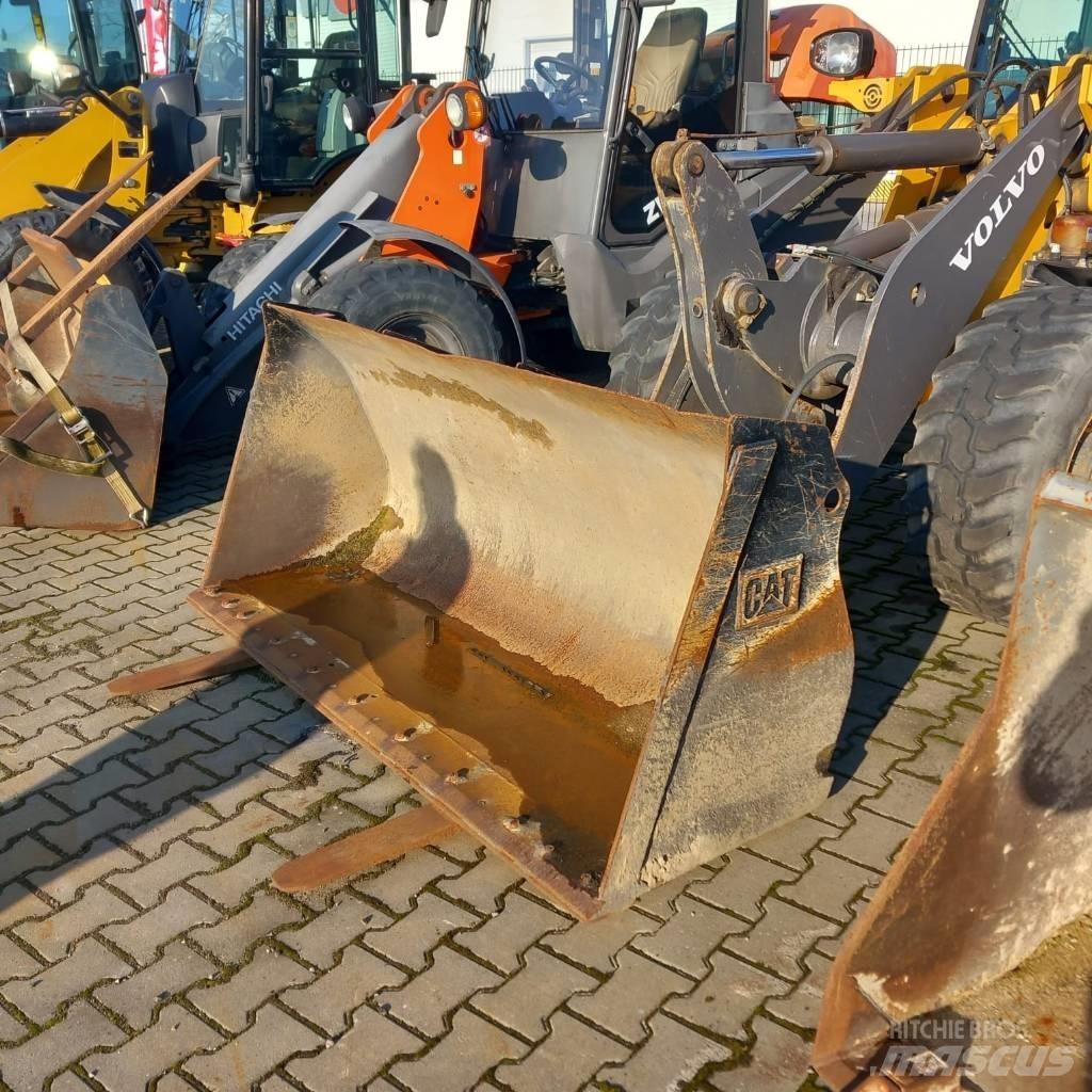 Volvo L 28 F Gumikerekes homlokrakodók