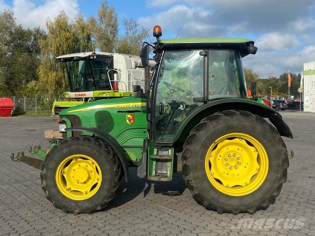 John Deere 5620 Traktorok