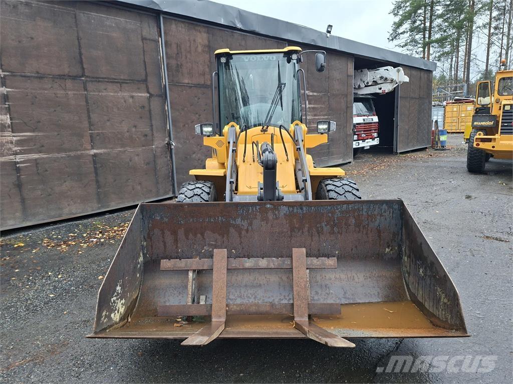 Volvo L30B Gumikerekes homlokrakodók