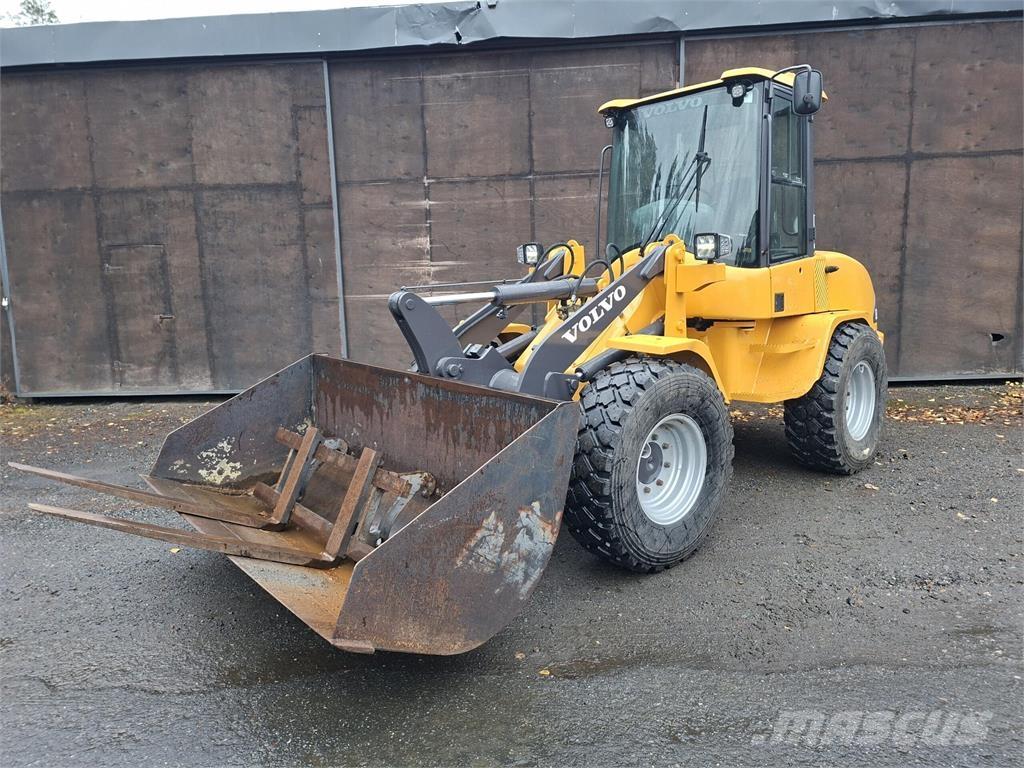 Volvo L30B Gumikerekes homlokrakodók