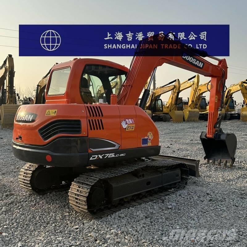Doosan DX 75 Közepes (midi) kotrók 7 t - 12 t