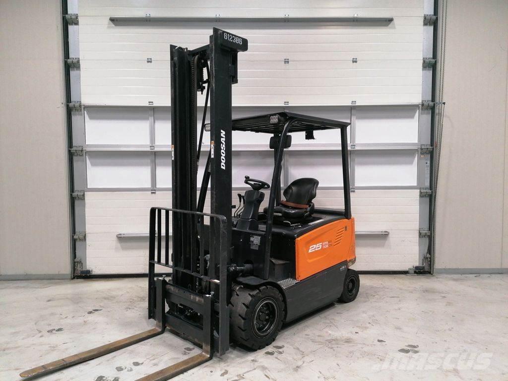 Doosan B25X-7 Elektromos targoncák