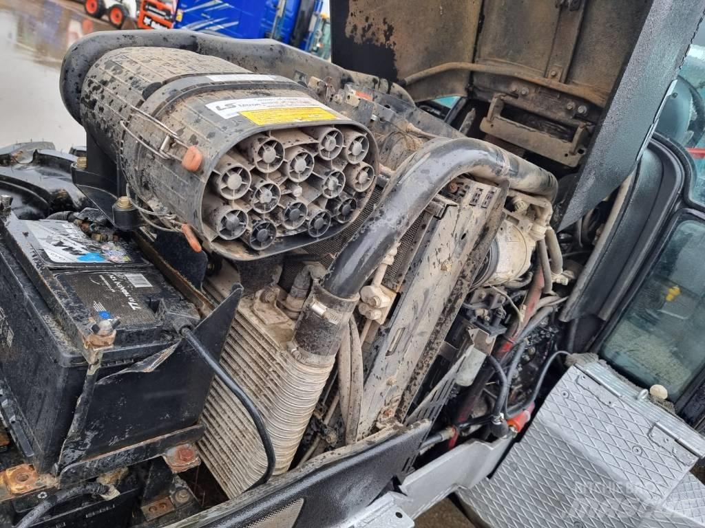 LS Mtron Plus 100 Traktorok