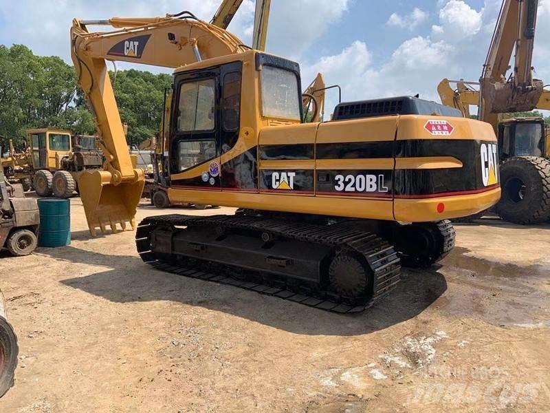 CAT 320 B Lánctalpas kotrók