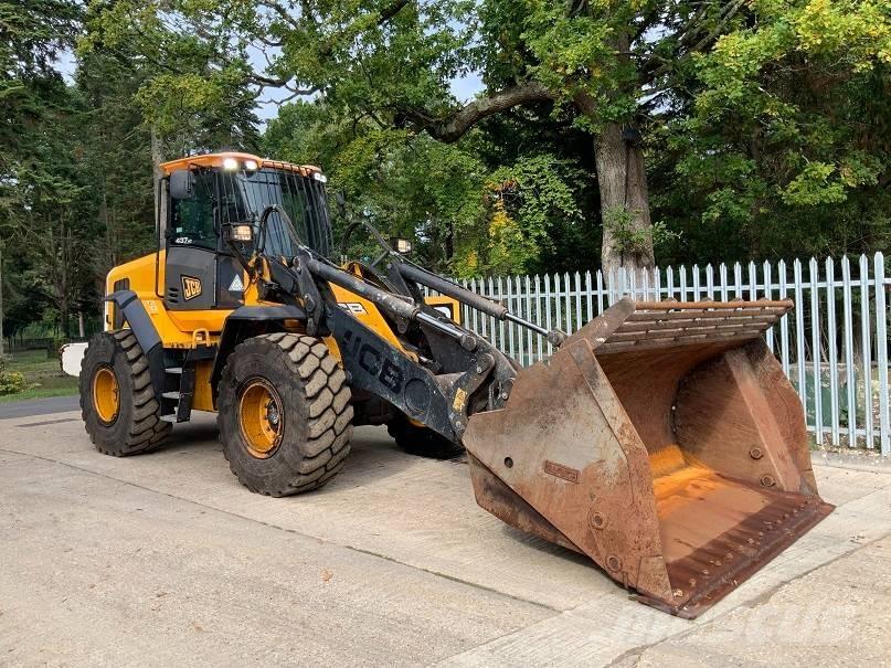 JCB 437 HT Gumikerekes homlokrakodók