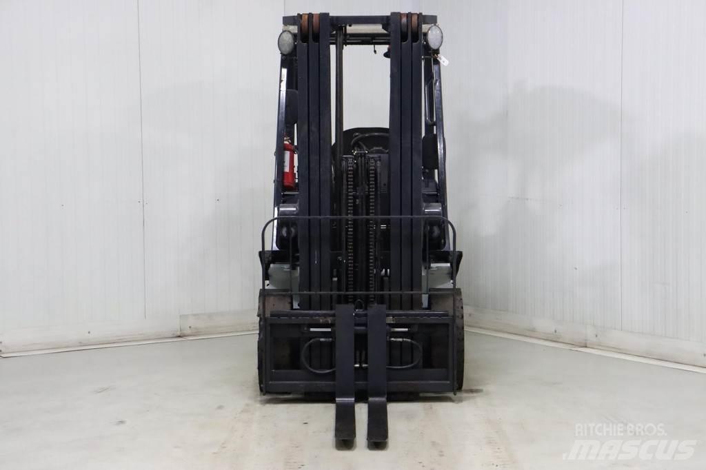 Nissan U1D2A20LQ Gázüzemű targoncák