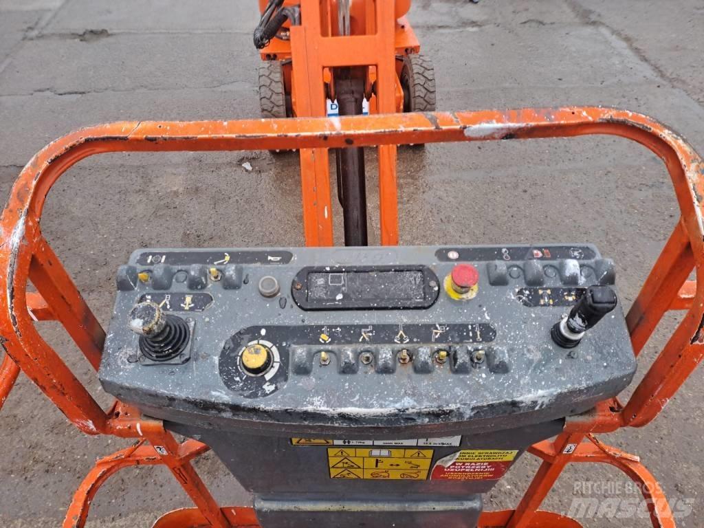 JLG E 300 AJP Karos emelők