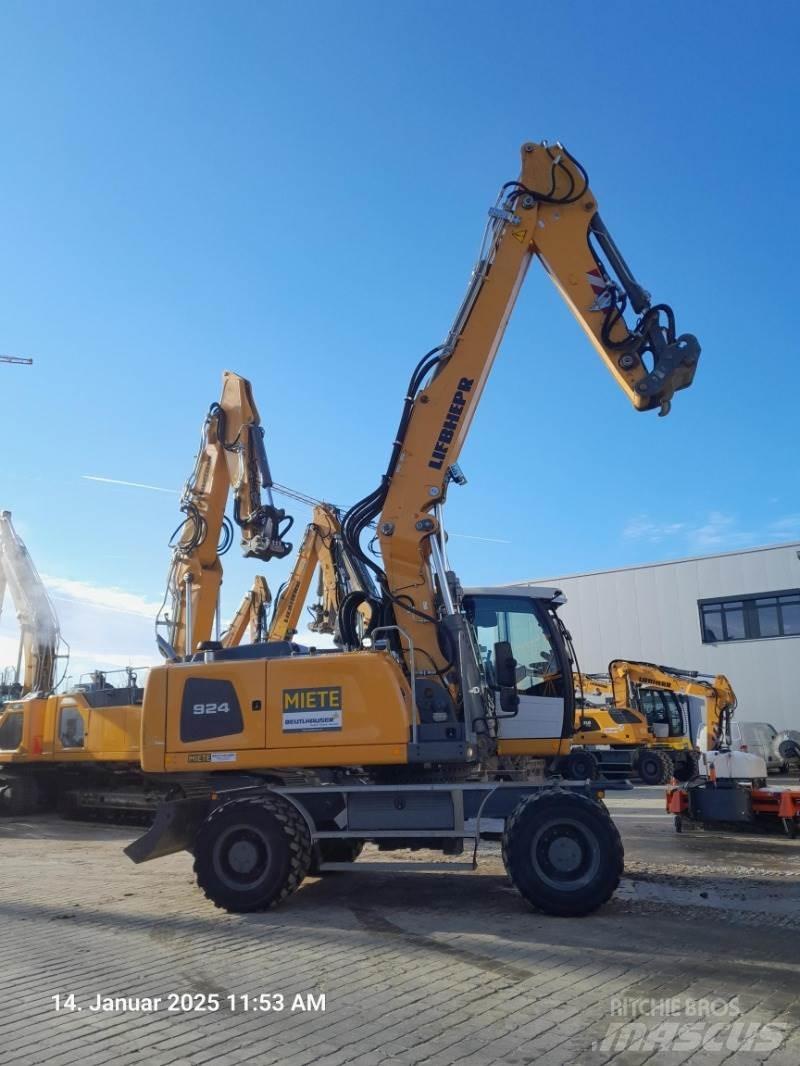 Liebherr A924 Gumikerekes kotrók