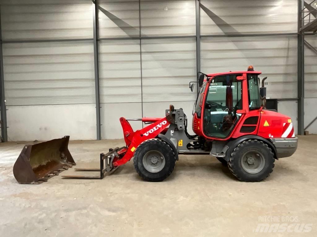 Volvo L 25 F Gumikerekes homlokrakodók