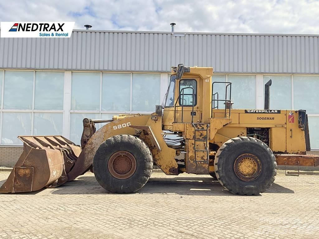 CAT 980C Gumikerekes homlokrakodók