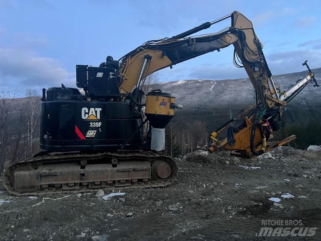 CAT 335 F L CR Talaj fúró