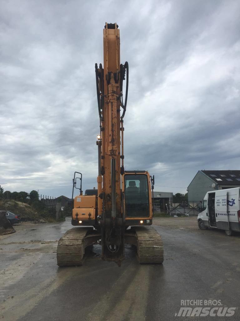 Hyundai Robex 220 LC Lánctalpas kotrók
