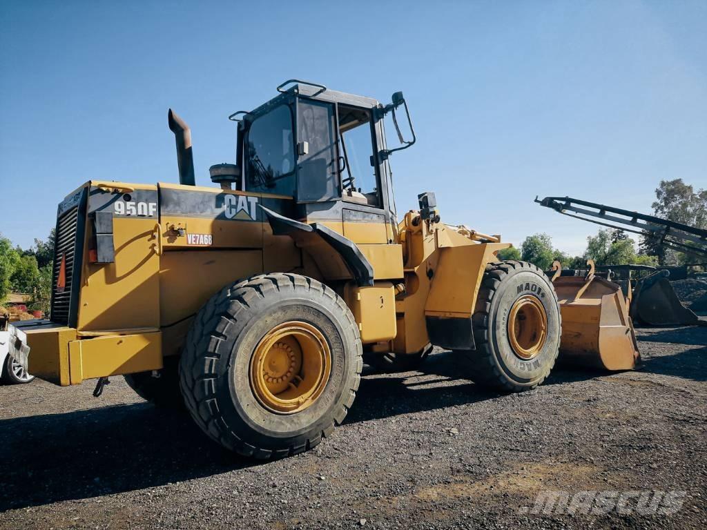 CAT 950 F Gumikerekes homlokrakodók