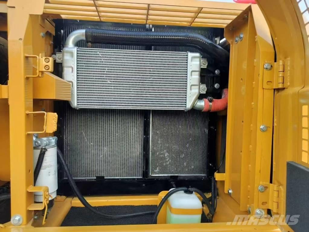 CAT 320D2L Lánctalpas kotrók