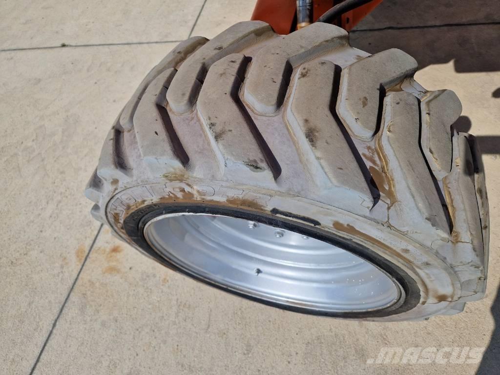 JLG M 600 JP R335 Karos emelők