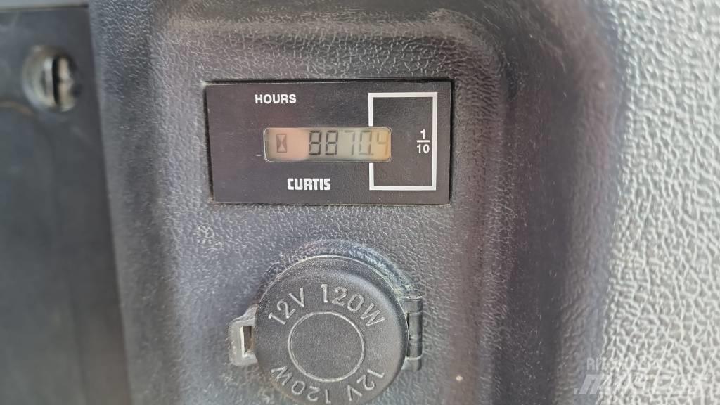 Hyundai HL 970 Gumikerekes homlokrakodók