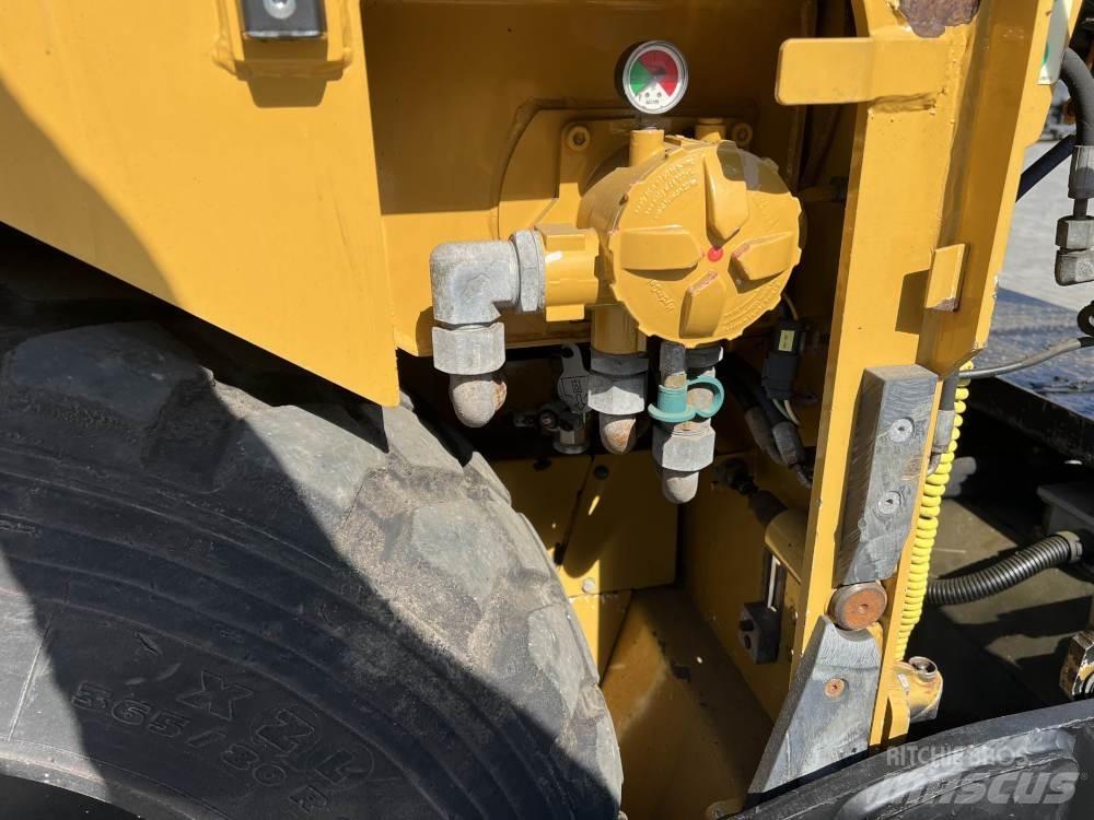 CAT AP 300 Aszfalt terítõ gépek