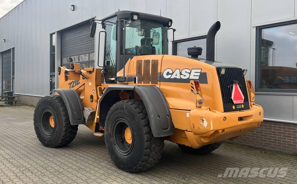 CASE 721 E Gumikerekes homlokrakodók