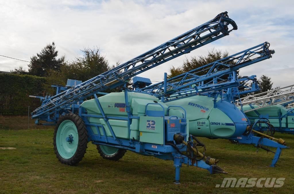 Berthoud Mack 32 Vontatott trágyaszórók