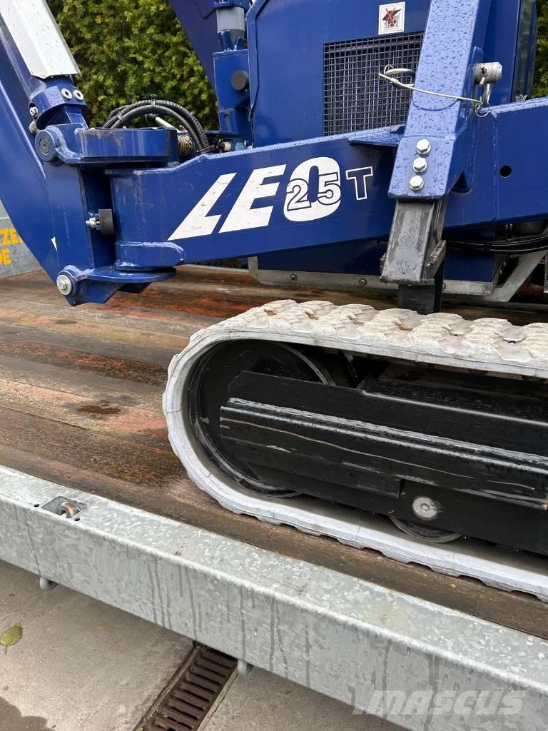 Teupen Leo 25T Teleszkópos emelők