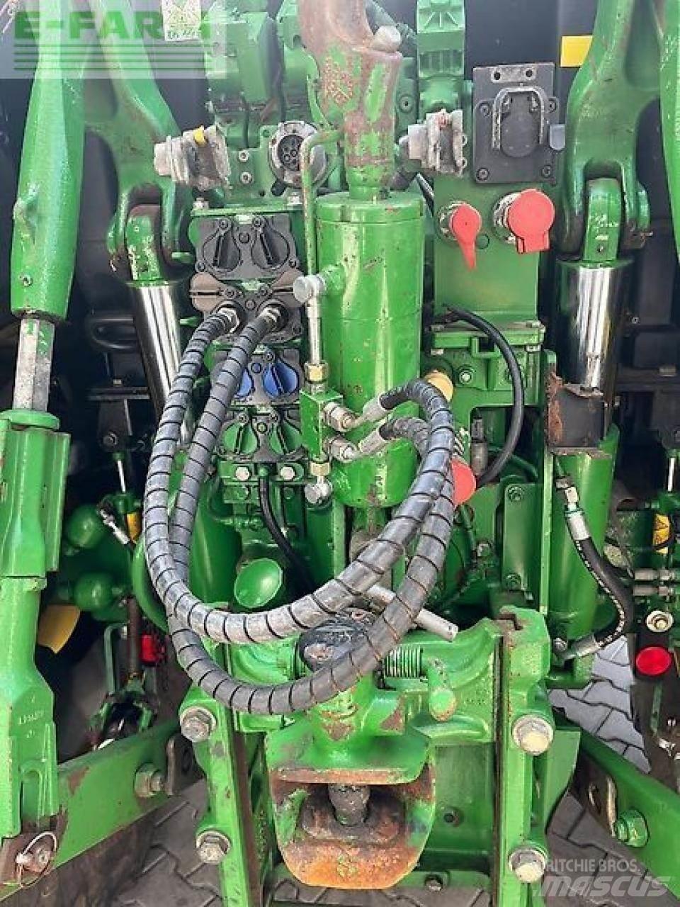 John Deere 6155 r Traktorok