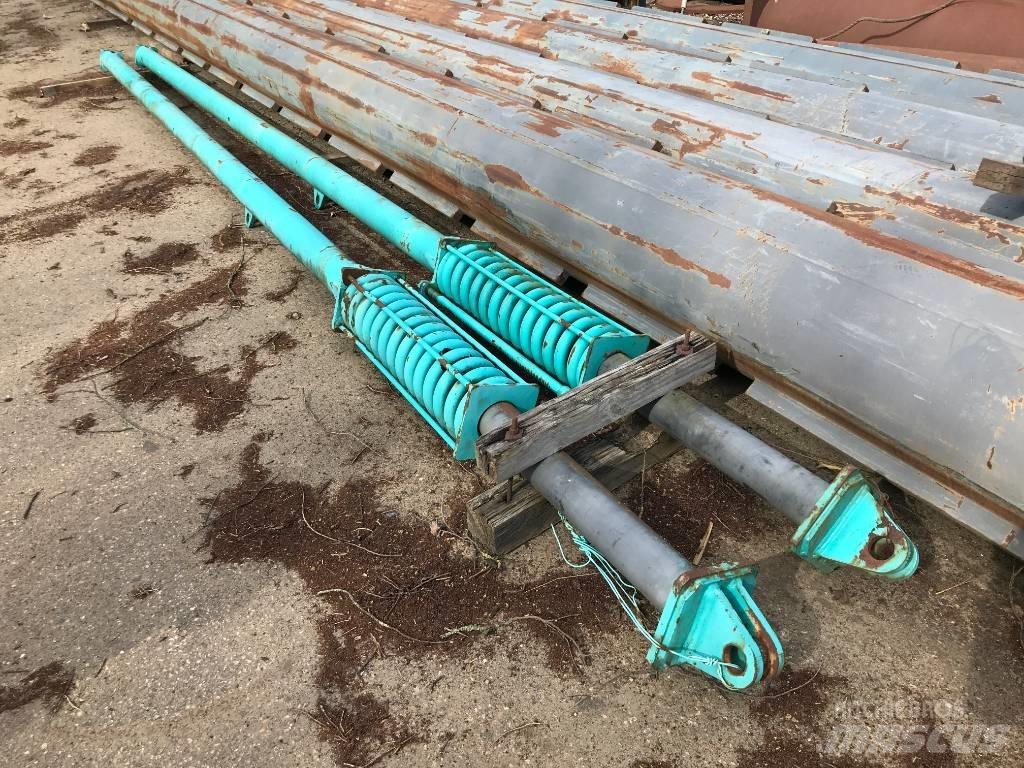 Kobelco CKE1350 Daru tertozékok és felszerelések