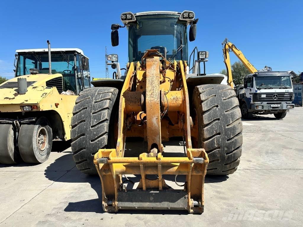 Liebherr L 550 Gumikerekes homlokrakodók