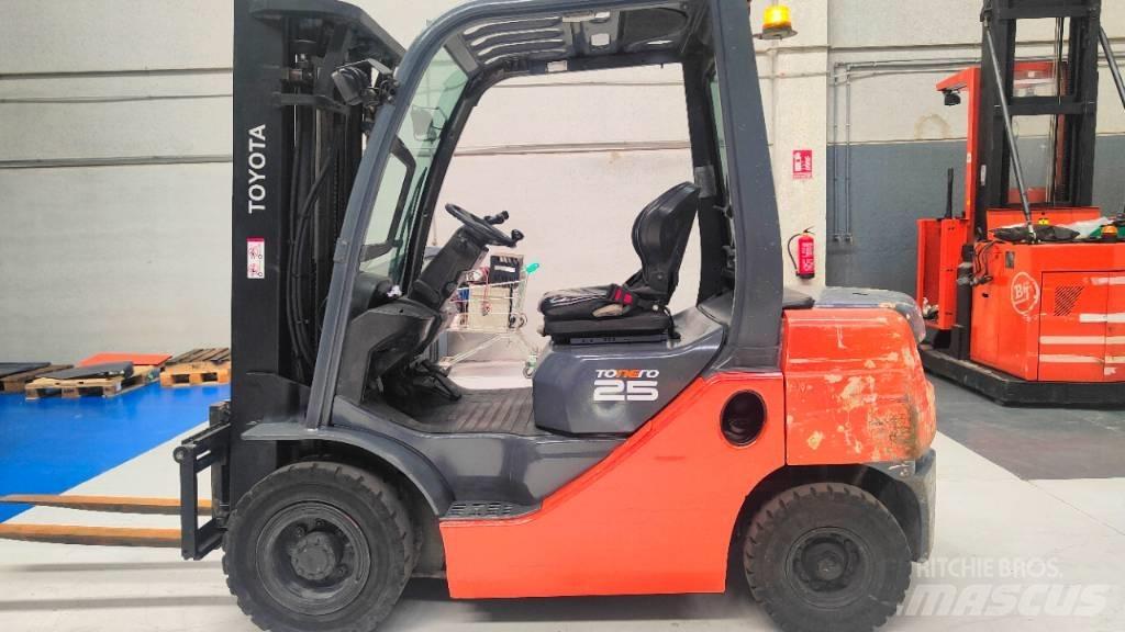Toyota 52-8 FD F 25 Dízel targoncák