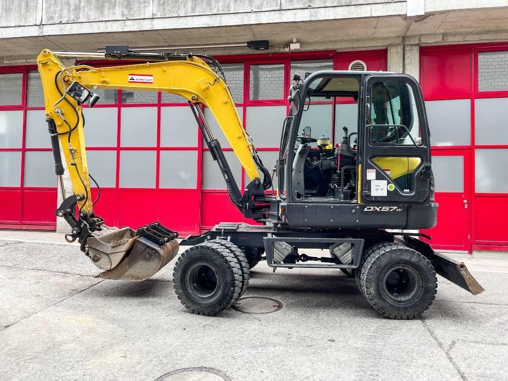 Doosan DX 57 W-5 Gumikerekes kotrók