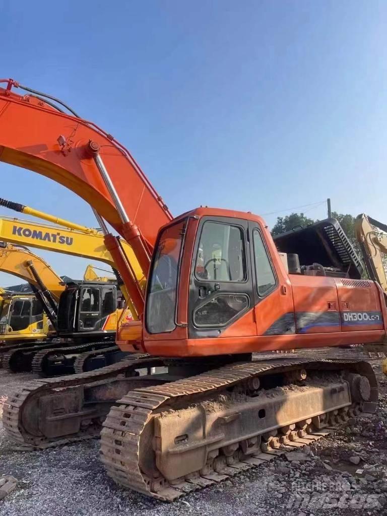 Doosan DH300 Lánctalpas kotrók