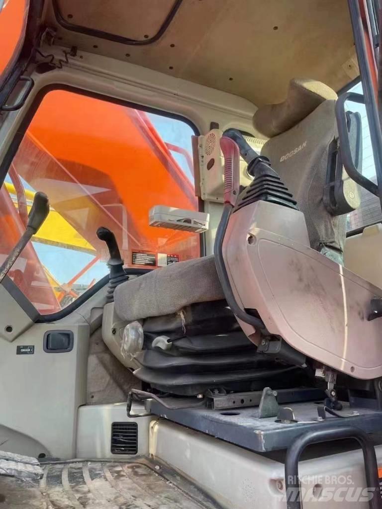 Doosan DH300 Lánctalpas kotrók
