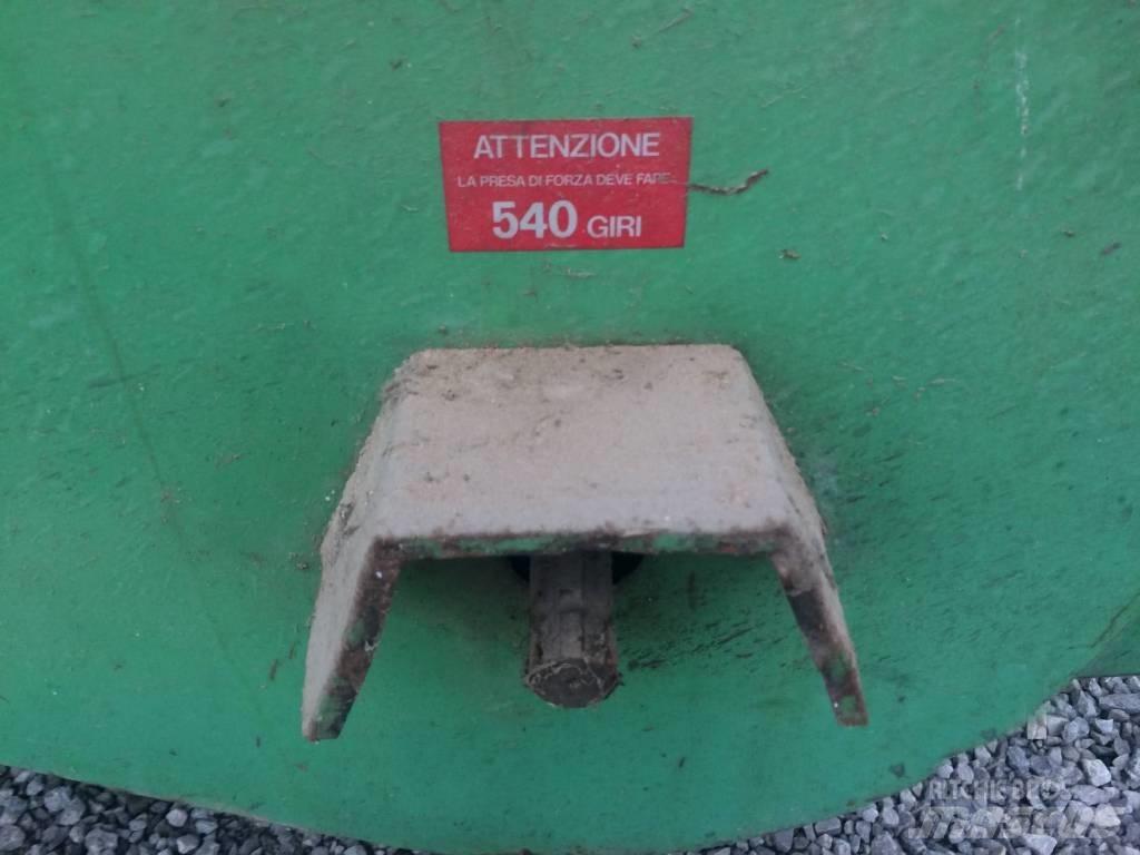  Strahl  700 Egyéb mezőgazdasági gépek