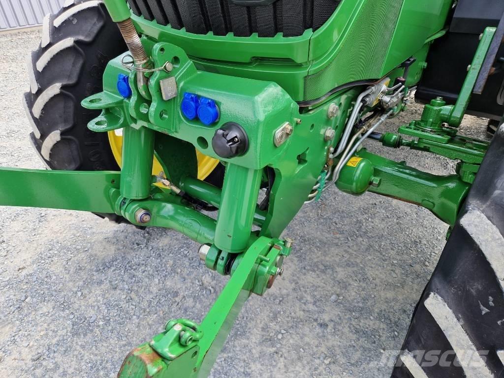 John Deere 6115 R Traktorok