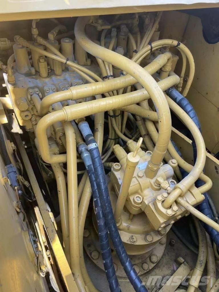 CAT 325 C Lánctalpas kotrók